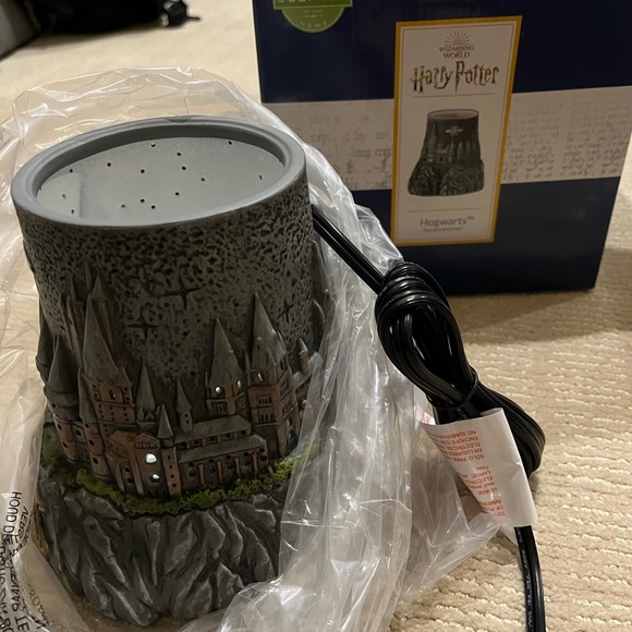 Scentsy Accents Harry Potter Hogwarts Scentsy Warmer Poshmark